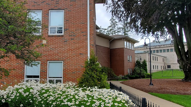 Dean College campus photo 3