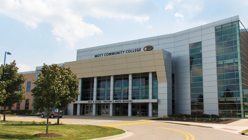 Mott Community College campus photo 3