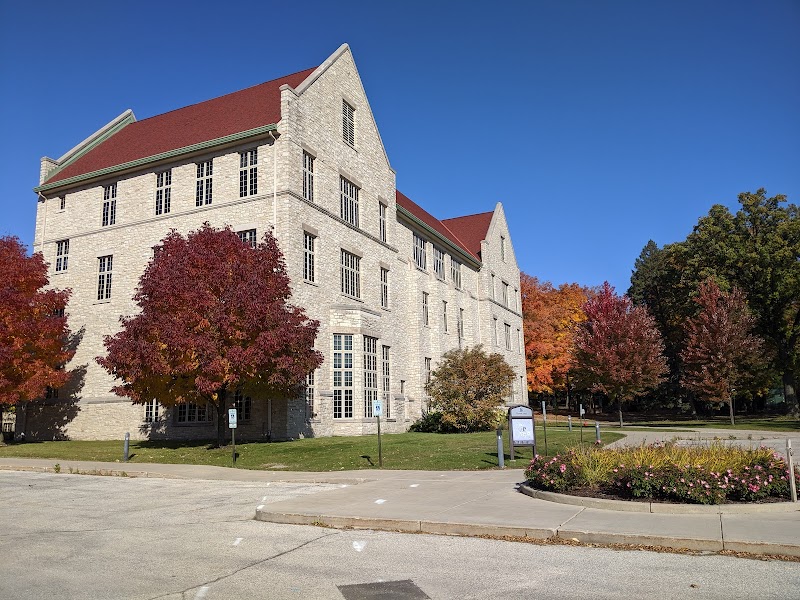 Mount Mary University campus photo 1