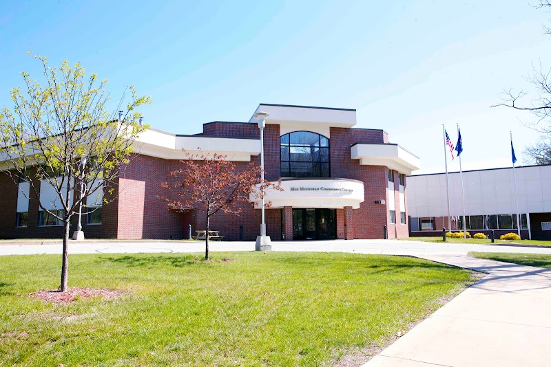 Mid Michigan College campus photo 2