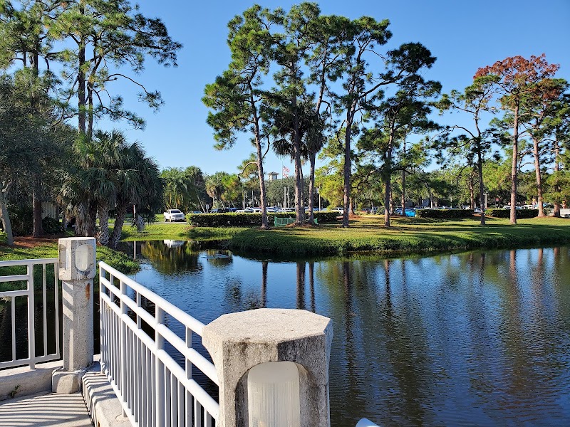 Florida SouthWestern State College campus photo 5