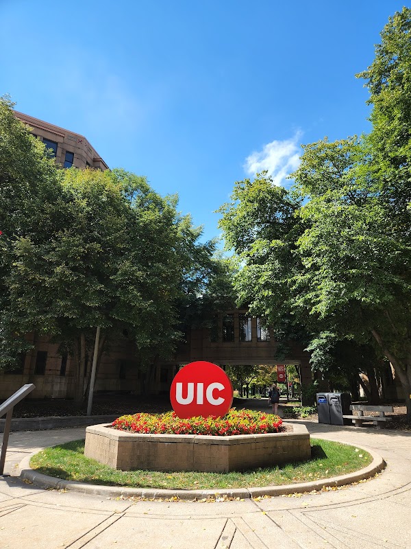 University of Illinois Chicago campus photo 4
