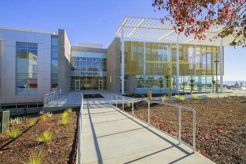Merritt College campus photo 1
