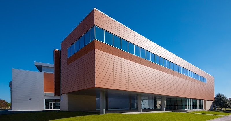 Southern University at New Orleans campus photo 3
