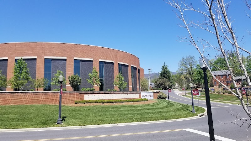 Roanoke College campus photo 4