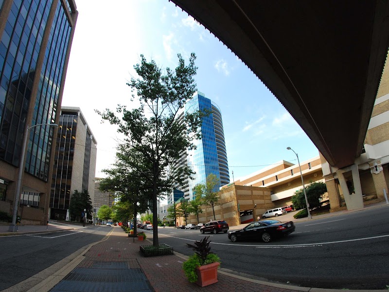 University of Management and Technology campus photo 2