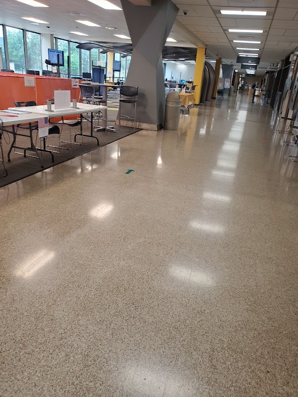 City Colleges of Chicago-Richard J Daley College campus photo 4
