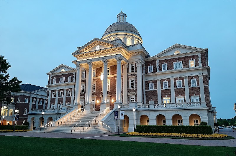 Christopher Newport University campus photo 3