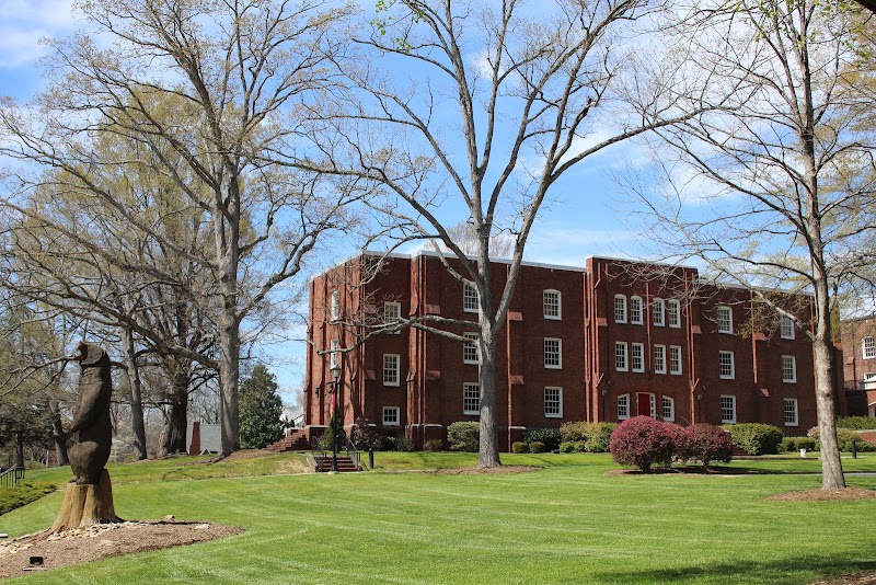 Lenoir-Rhyne University campus photo 2