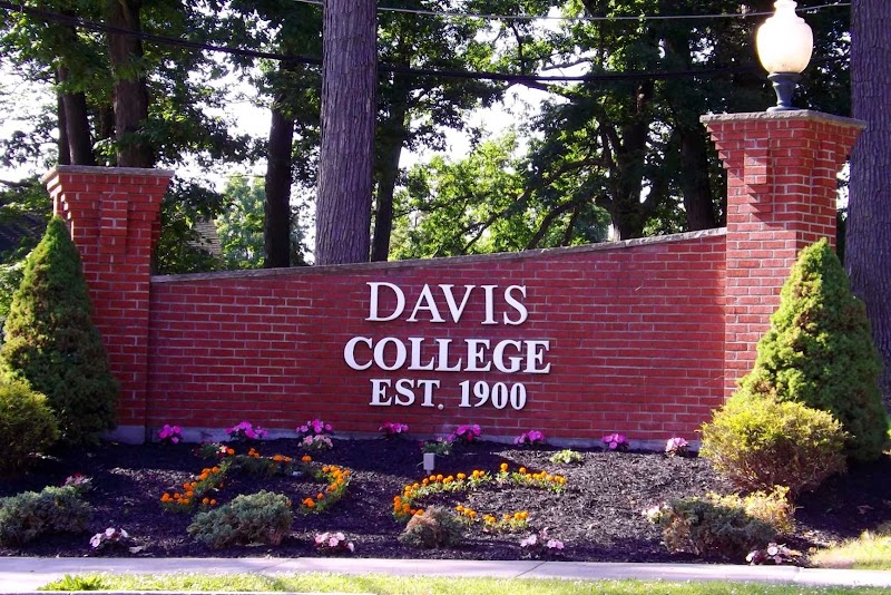 Davis College campus photo 4