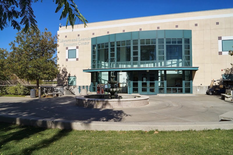 Los Angeles Mission College campus photo 2