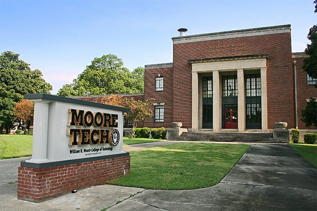 William R Moore College of Technology campus photo 1