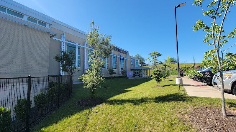 Robert Morris University campus photo 3