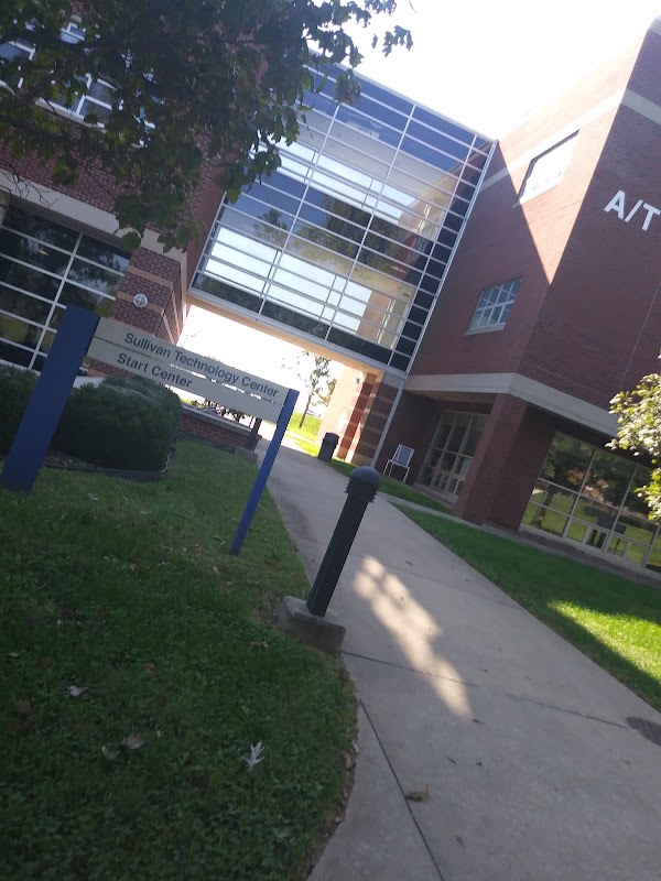 Henderson Community College campus photo 4